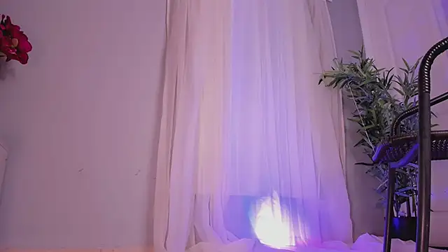 Lia Sweett  online show from 19, 3, 2025