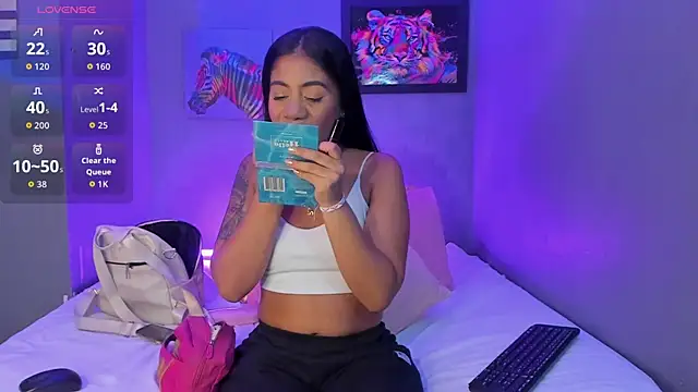 PammelaRoss1 online show from 8, 9, 2025