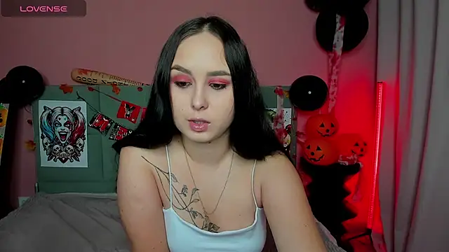 BeatriceReeves online show from 27, 10, 2025