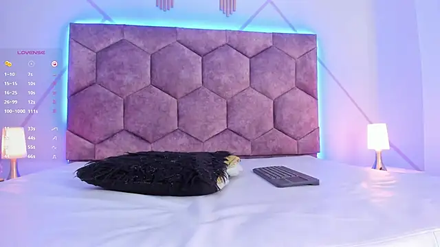 Snapshot of aggy_castel chatting on 6, 2, 2025 aggy castel online show from 6, 2, 2025