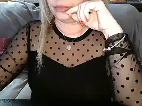 Emmamilfita online show from 28, 12, 2024