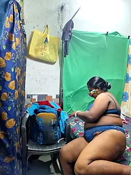 Snapshot of Real_Desi_Couple chatting on 15, 7, 2026 Real Desi Couple online show from 15, 7, 2026