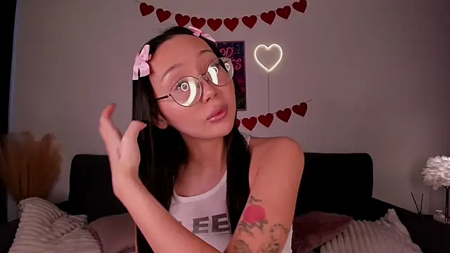 Snapshot of naomi_asian chatting on 23, 2, 2026 naomi asian online show from 23, 2, 2026