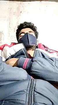 Snapshot of Roni1028 chatting on 4, 1, 2025 Roni1028 online show from 4, 1, 2025