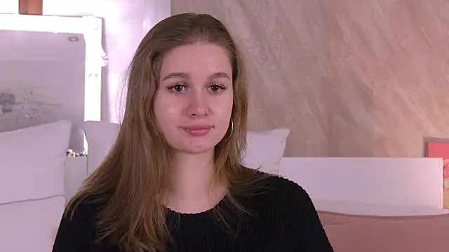 EllieHayes online show from 17, 11, 2025