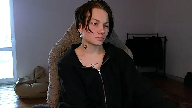 esajukyy online show from 13, 5, 2026