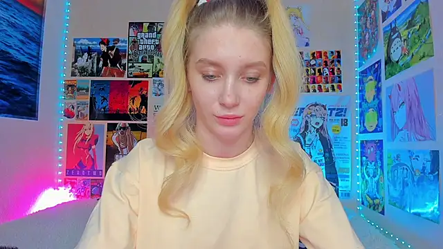 Snapshot of AliceMilman chatting on 12, 1, 2025 AliceMilman online show from 12, 1, 2025