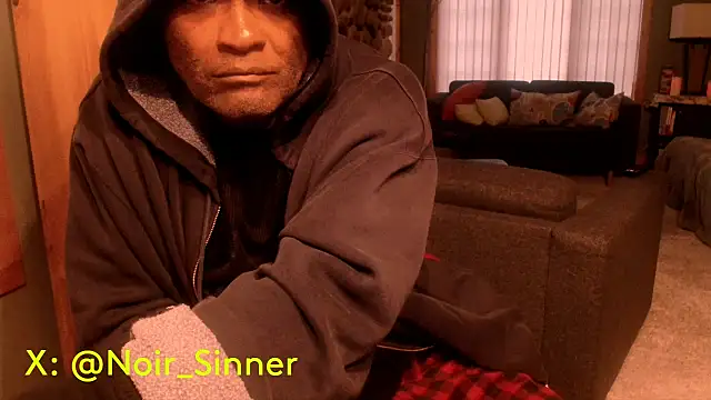 Snapshot of sinnernoir chatting on 14, 10, 2025 sinnernoir online show from 14, 10, 2025