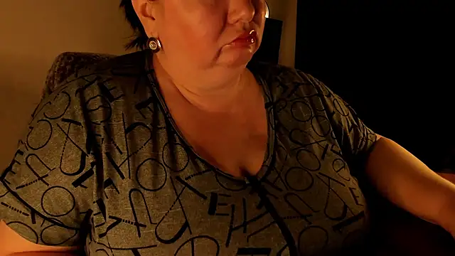 SexxyDreams1 online show from 9, 2, 2025