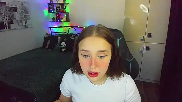 LinaTruly online show from 3, 3, 2026