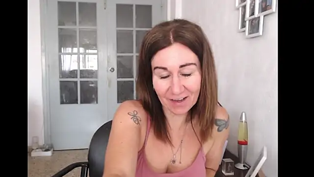 TamaraSweetxo online show from 11, 6, 2026