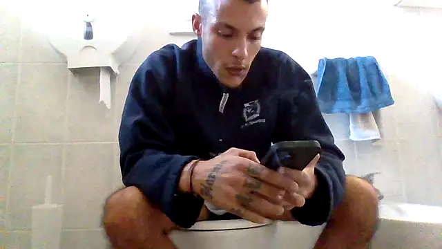 Snapshot of FTM98xxx chatting on 11, 12, 2024 FTM98xxx online show from 11, 12, 2024