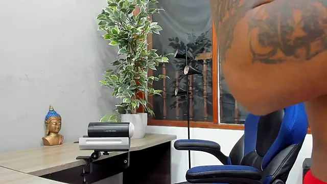 Snapshot of Robin_Rief chatting on 14, 1, 2025 Robin Rief online show from 14, 1, 2025