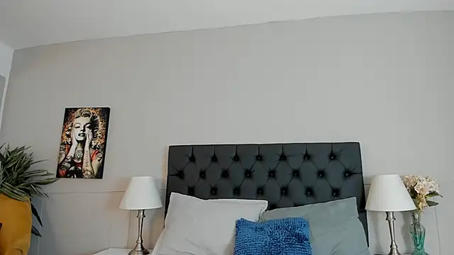 Snapshot of Robin_Rief chatting on 2, 10, 2025 Robin Rief online show from 2, 10, 2025