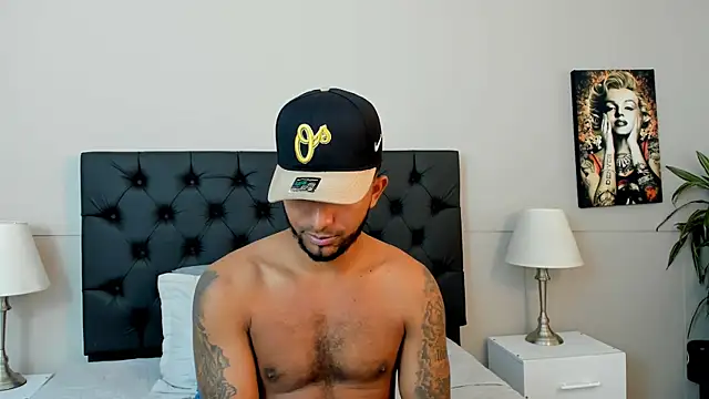 Snapshot of Robin_Rief chatting on 9, 10, 2025 Robin Rief online show from 9, 10, 2025