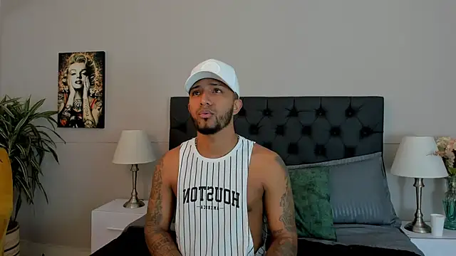 Snapshot of Robin_Rief chatting on 11, 10, 2025 Robin Rief online show from 11, 10, 2025