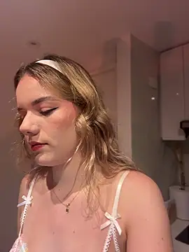 NicoleCut online show from 7, 4, 2026