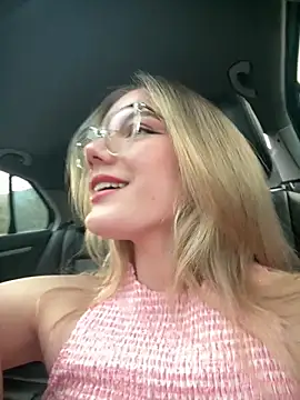 Snapshot of NicoleCut chatting on 9, 5, 2026 NicoleCut online show from 9, 5, 2026