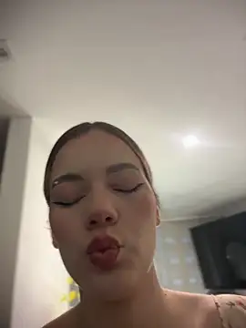 Snapshot of NicoleCut chatting on 6, 6, 2026 NicoleCut online show from 6, 6, 2026