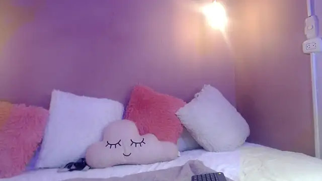 Snapshot of cami_fire chatting on 19, 2, 2025 cami fire online show from 19, 2, 2025