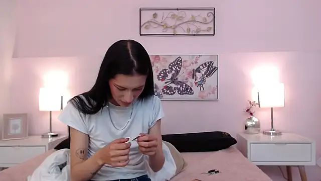 sara17  online show from 8, 11, 2025