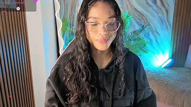 Snapshot of penelope_tay1 chatting on 5, 6, 2026 penelope tay1 online show from 5, 6, 2026