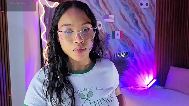 Snapshot of penelope_tay1 chatting on 4, 7, 2026 penelope tay1 online show from 4, 7, 2026