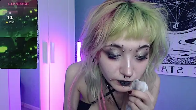 Snapshot of Milten-Trish chatting on 14, 6, 2026 Milten-Trish online show from 14, 6, 2026