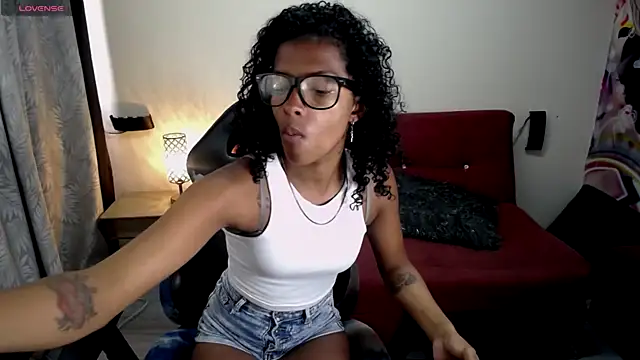 cloe cooper  online show from 19, 9, 2025