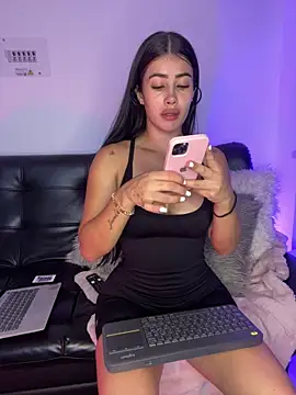 Snapshot of Sweet_and_caramel chatting on 30, 1, 2025 Sweet and caramel online show from 30, 1, 2025