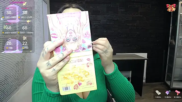 Snapshot of SaraBraun_ chatting on 17, 12, 2024 SaraBraun online show from 17, 12, 2024