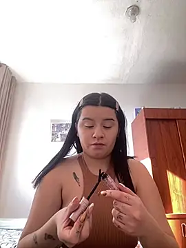 Snapshot of SaraBraun_ chatting on 21, 1, 2025 SaraBraun online show from 21, 1, 2025