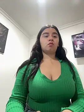 Snapshot of SaraBraun_ chatting on 17, 9, 2025 SaraBraun online show from 17, 9, 2025