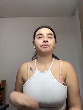 Snapshot of SaraBraun_ chatting on 2, 10, 2025 SaraBraun online show from 2, 10, 2025