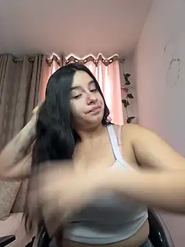 Snapshot of SaraBraun_ chatting on 7, 10, 2025 SaraBraun online show from 7, 10, 2025