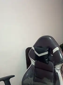 SaraBraun  online show from 17, 12, 2025