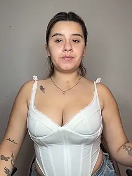 Snapshot of SaraBraun_ chatting on 20, 5, 2026 SaraBraun online show from 20, 5, 2026