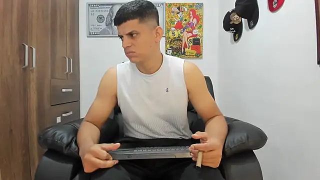 Snapshot of boss_of_cash chatting on 28, 9, 2025 boss of cash online show from 28, 9, 2025