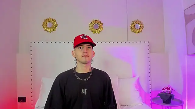 Snapshot of sett_and_gwen chatting on 14, 11, 2025 sett and gwen online show from 14, 11, 2025