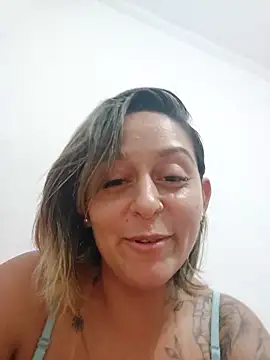 baixinhaloira online show from 22, 1, 2025