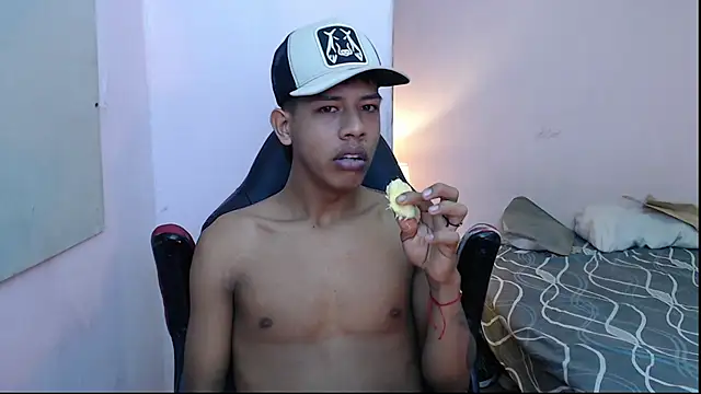 Snapshot of mr_stiven_ chatting on 8, 1, 2025 mr stiven online show from 8, 1, 2025