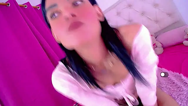 Theylor Rouse online show from 25, 7, 2026