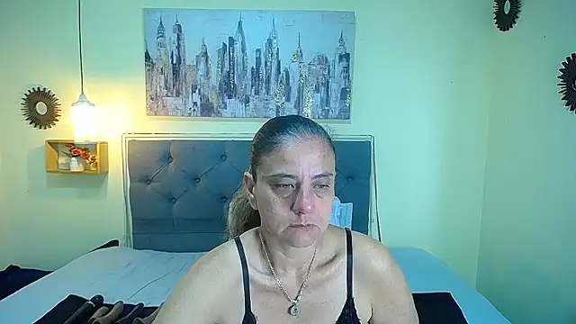 sasi luna online show from 4, 8, 2026