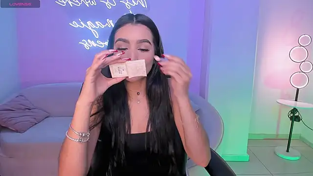 BellaCarteer  online show from 17, 12, 2025