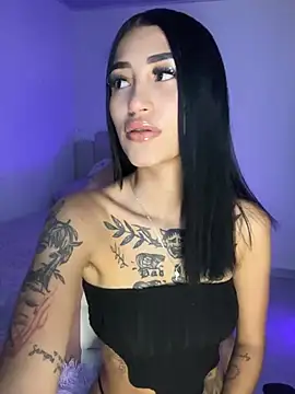 Cassie howard  online show from 18, 12, 2024