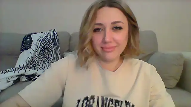 Snapshot of VickyLove047 chatting on 2, 1, 2025 VickyLove047 online show from 2, 1, 2025