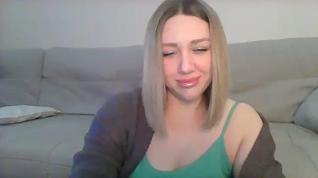 Snapshot of VickyLove047 chatting on 8, 3, 2025 VickyLove047 online show from 8, 3, 2025