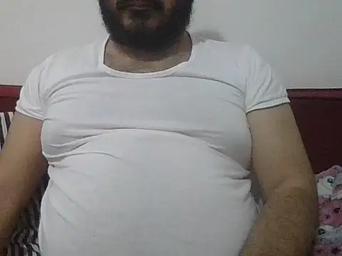 Snapshot of UrfavSlaveBitch chatting on 3, 3, 2026 UrfavSlaveBitch online show from 3, 3, 2026