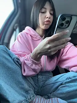 JulliaVegas online show from 3, 2, 2026