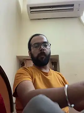 Snapshot of Arsh_Loves_Luv chatting on 18, 12, 2024 Arsh Loves Luv online show from 18, 12, 2024